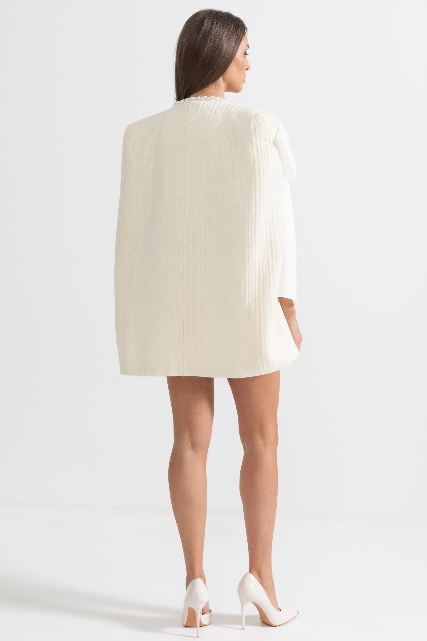 Elegant Textured Overcoat With White Bow Detail - Ivoire
