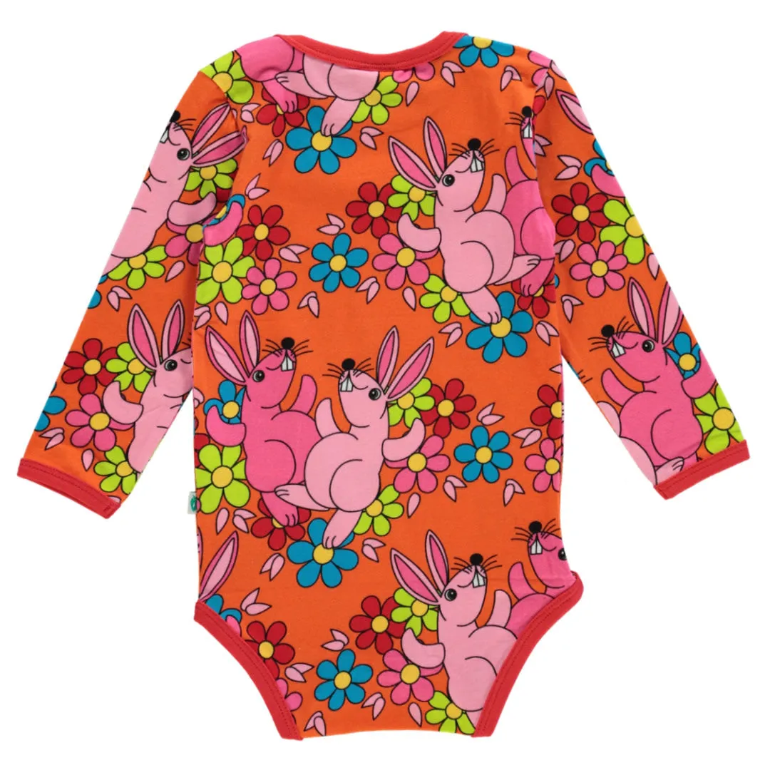 Long-sleeved baby body with rabbits and flowers