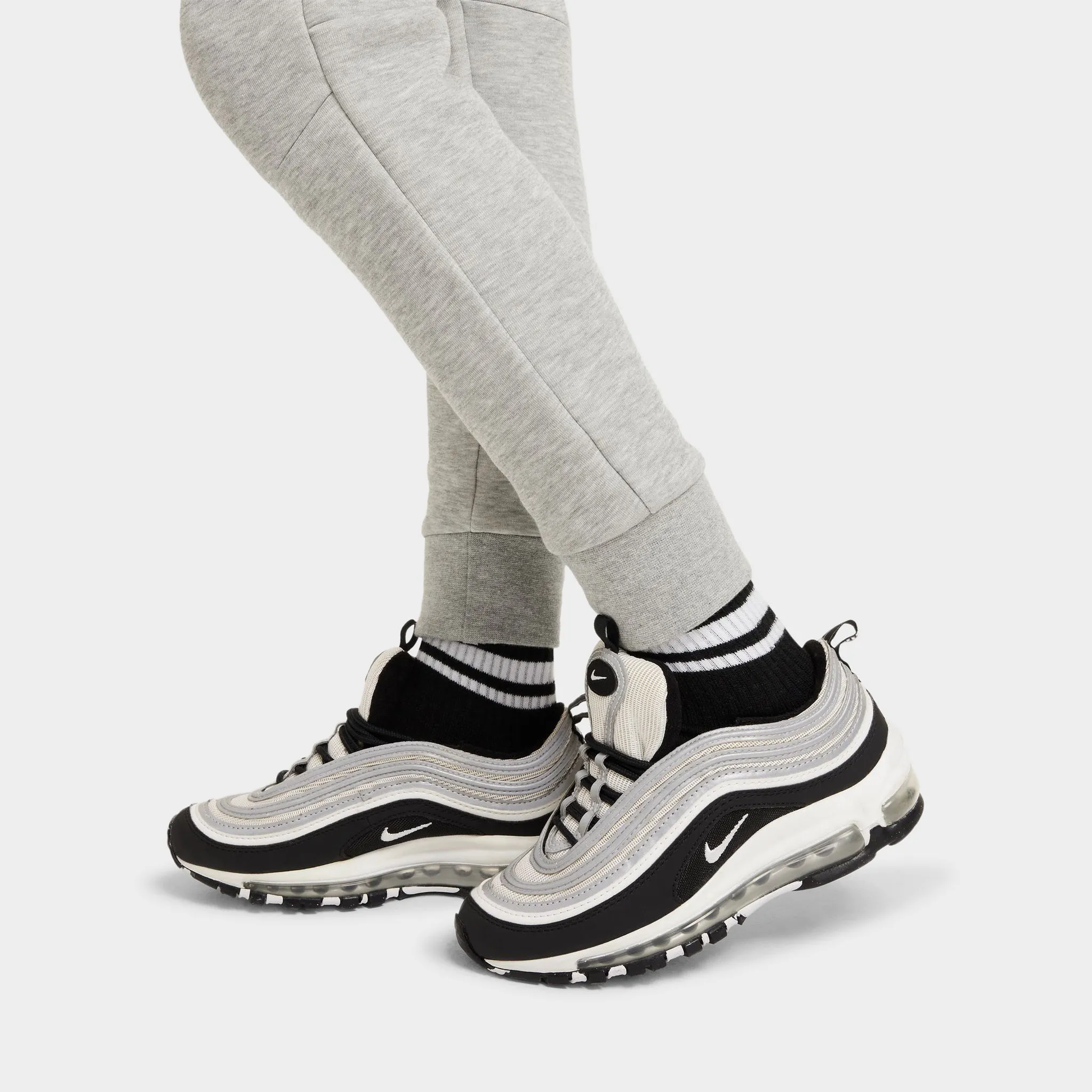 Nike Sportswear Junior Boys' Tech Fleece Jogger / Dark Heather Grey