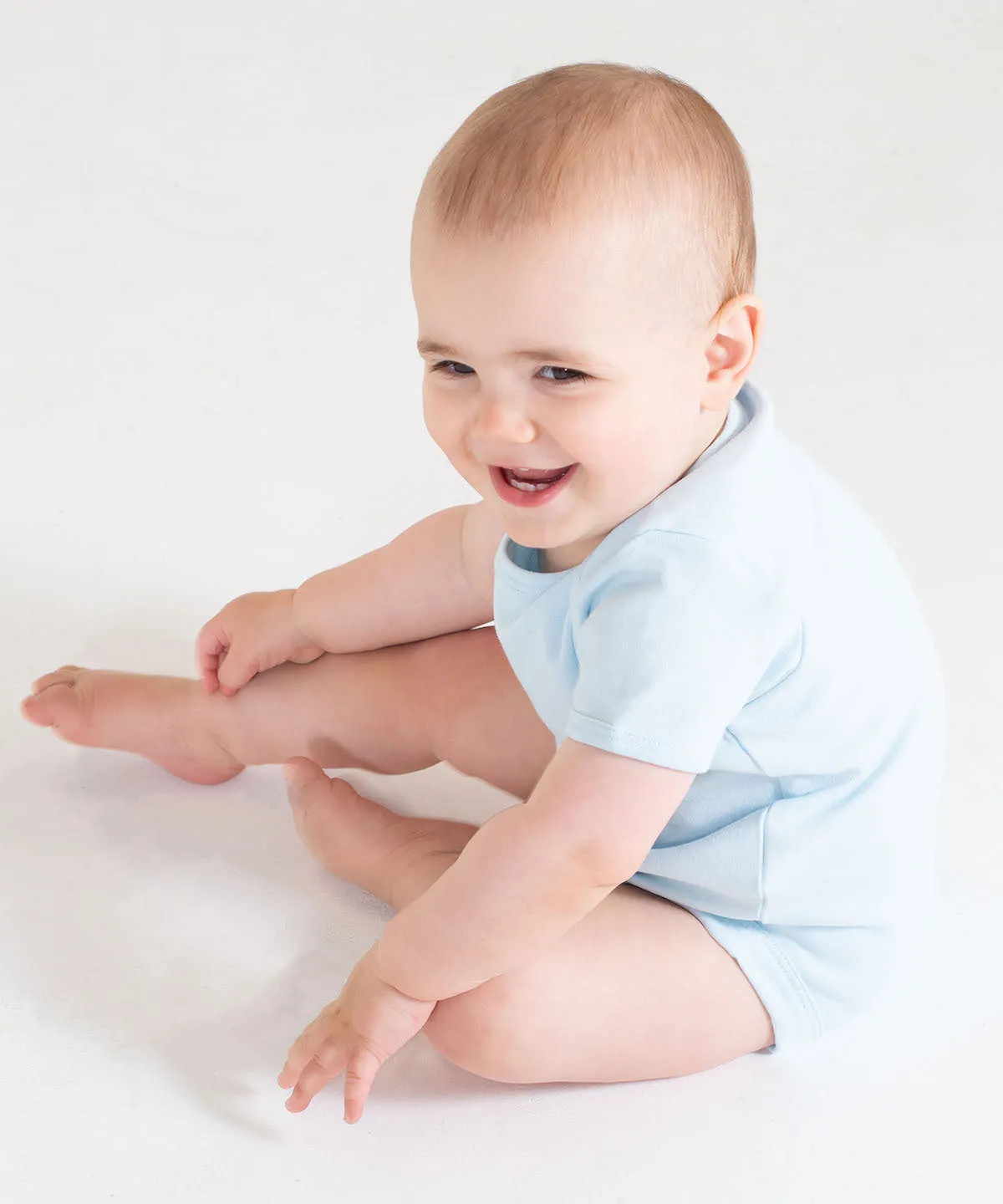 Short-sleeved bodysuit with envelope neck opening | Fuchsia