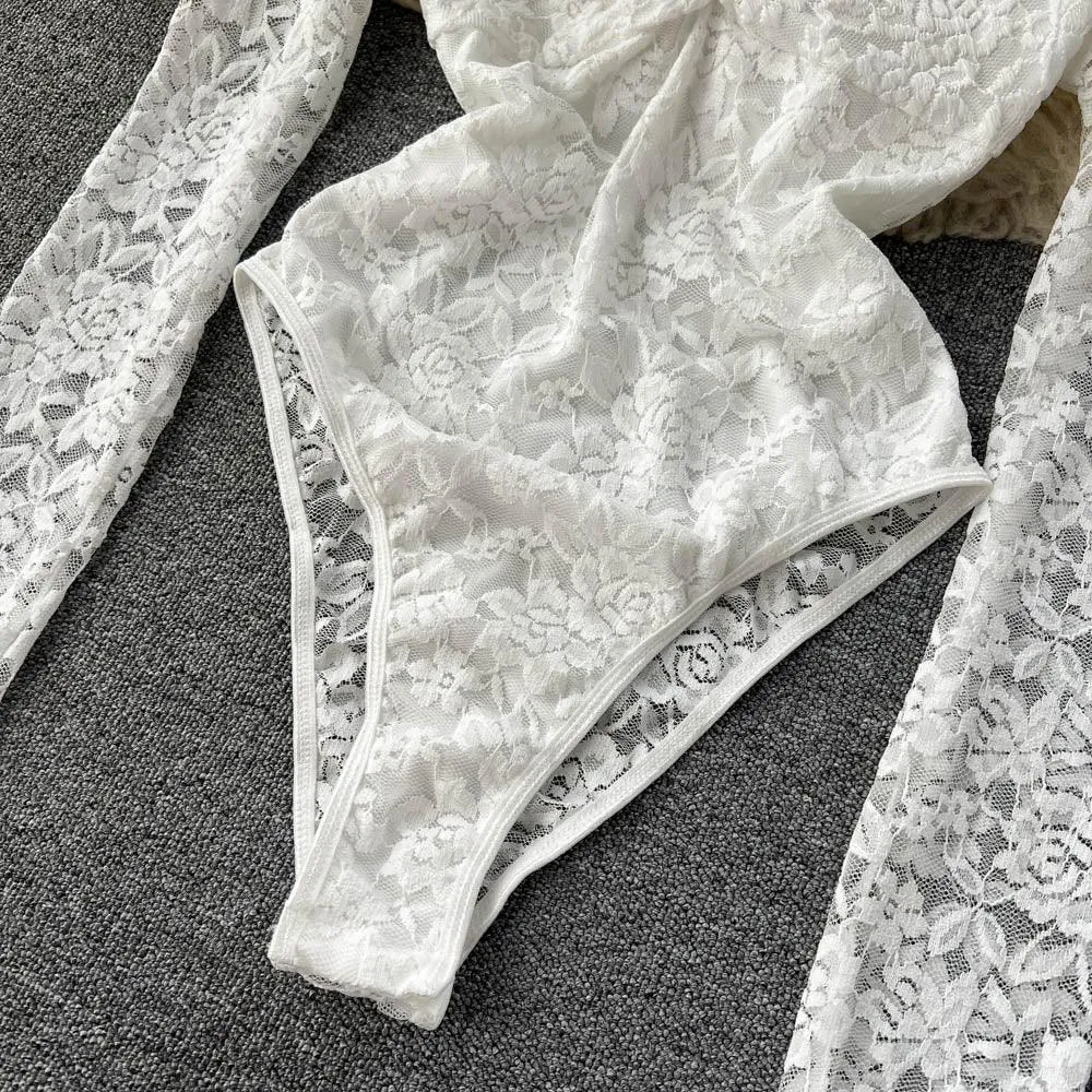THE LACE SENSATION